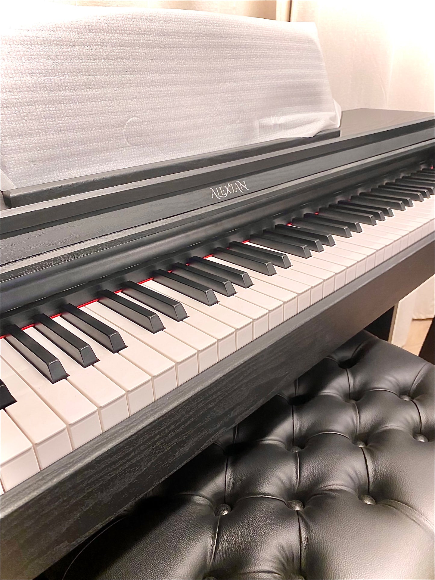 פסנתר חשמלי Alexian מדגם F5400 - בעל מנגנון פטישים אלקטרוני