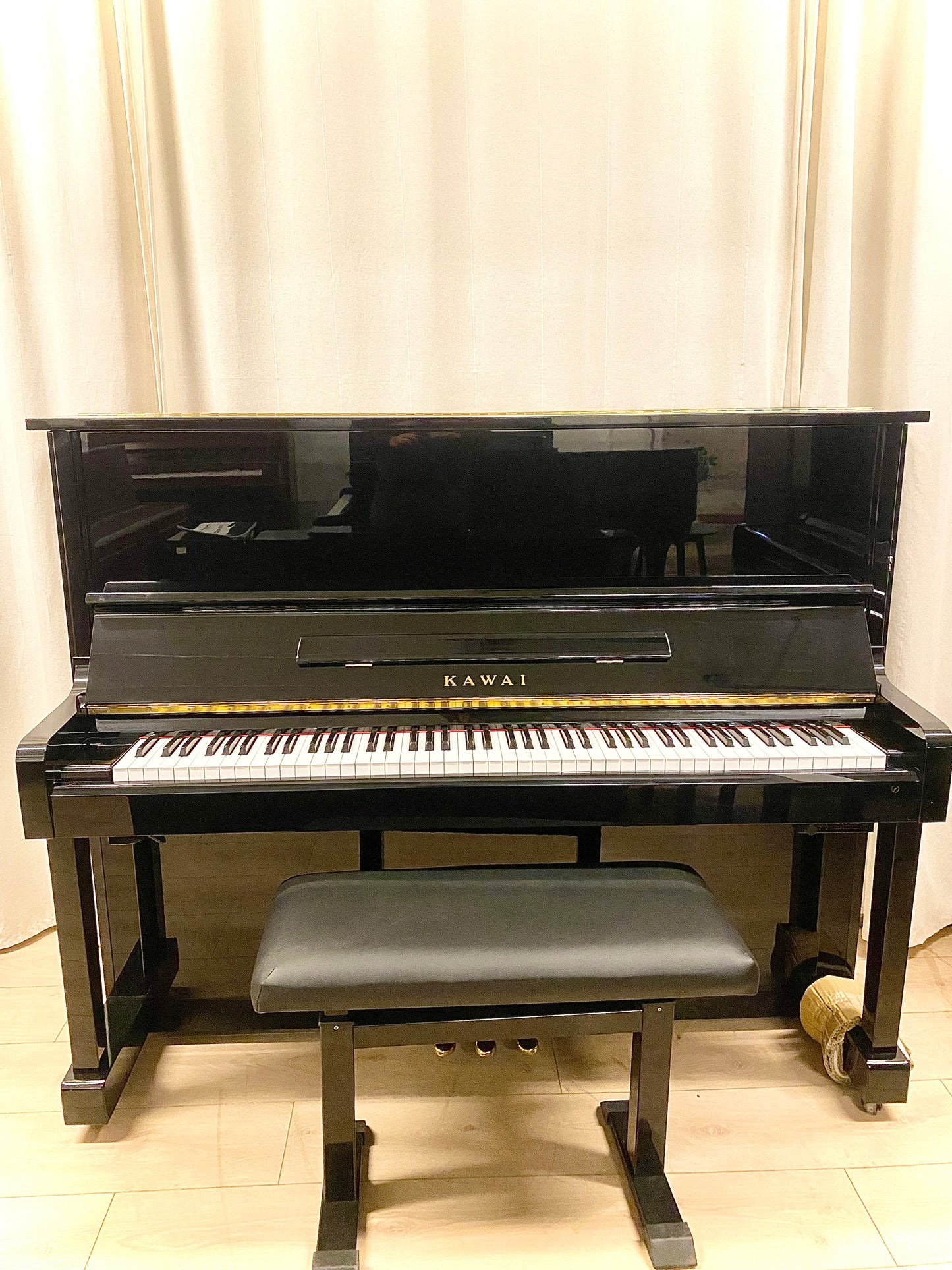 פסנתר קיר מבית Kawai מדגם KU-2B