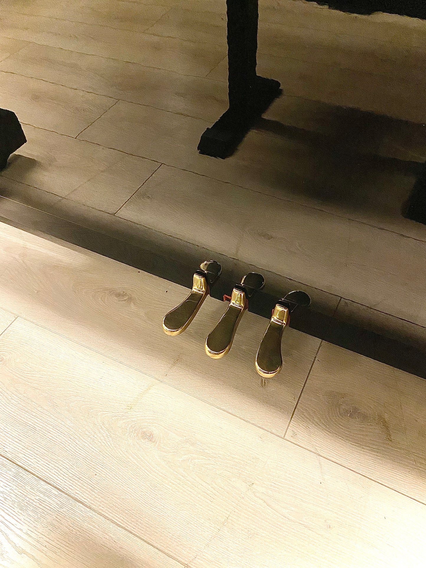 פסנתר קיר מבית Kawai מדגם KU-2B