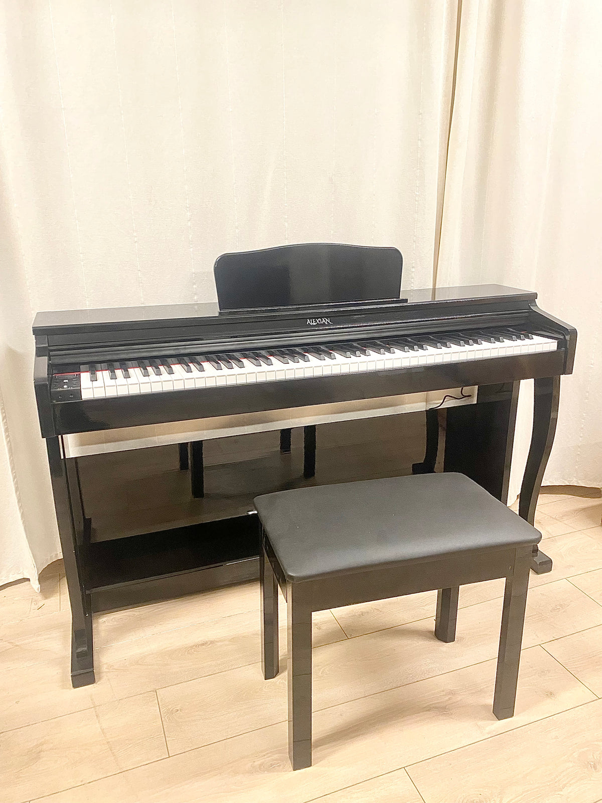 פסנתר חשמלי Alexian מדגם F5100 Polish - בעל מנגנון פטישים אלקטרוני - תמונה 2