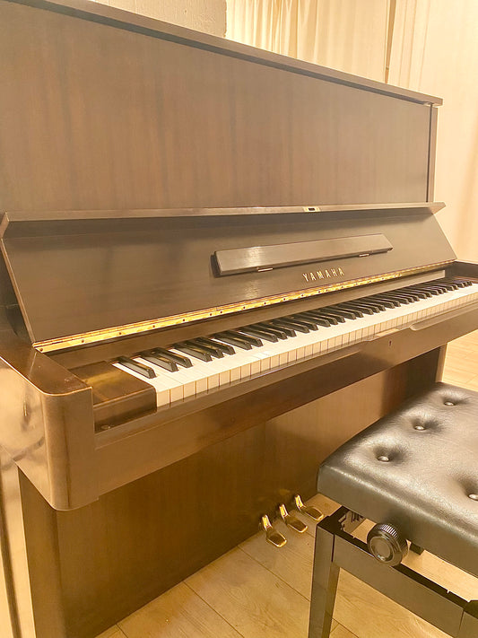 פסנתר קיר מבית Yamaha מדגם U5 - אגוז עמוק